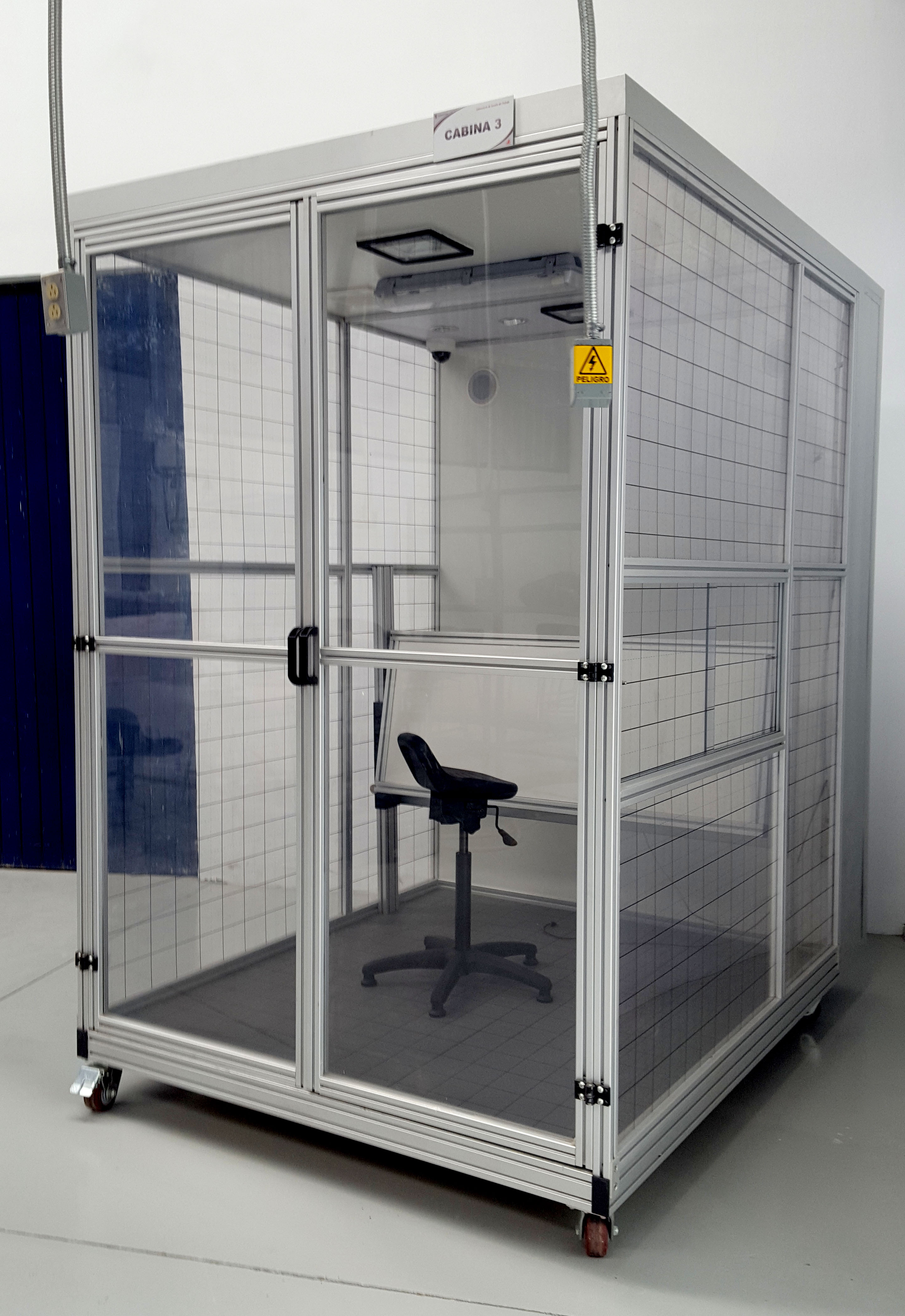 cabina de procesos abierta