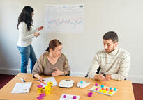 Personal participando en simulador